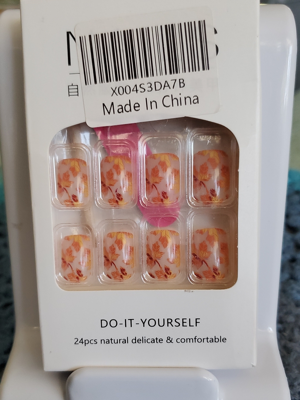 Floral Press-On Nails in Peach